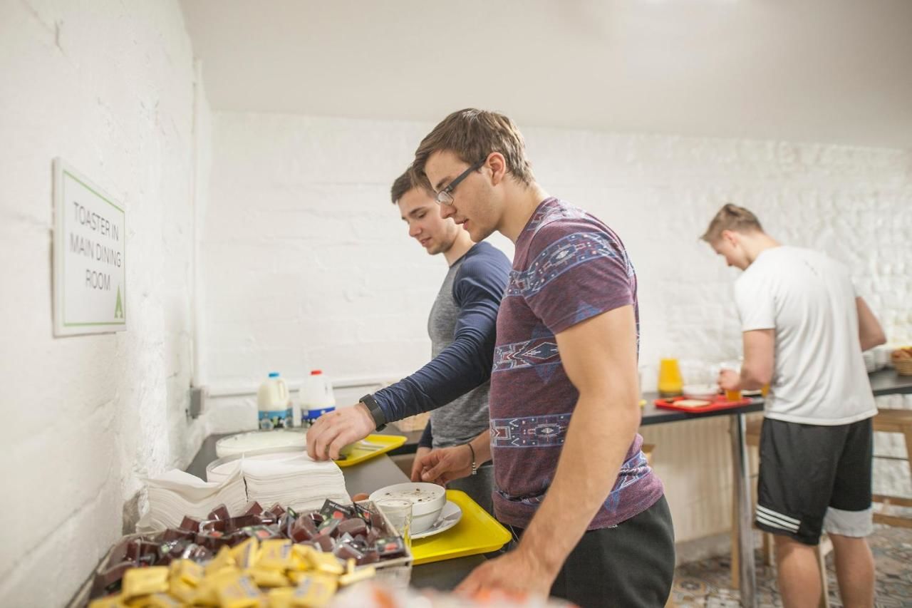 Хостелы Abrahams Hostel Дублин-15