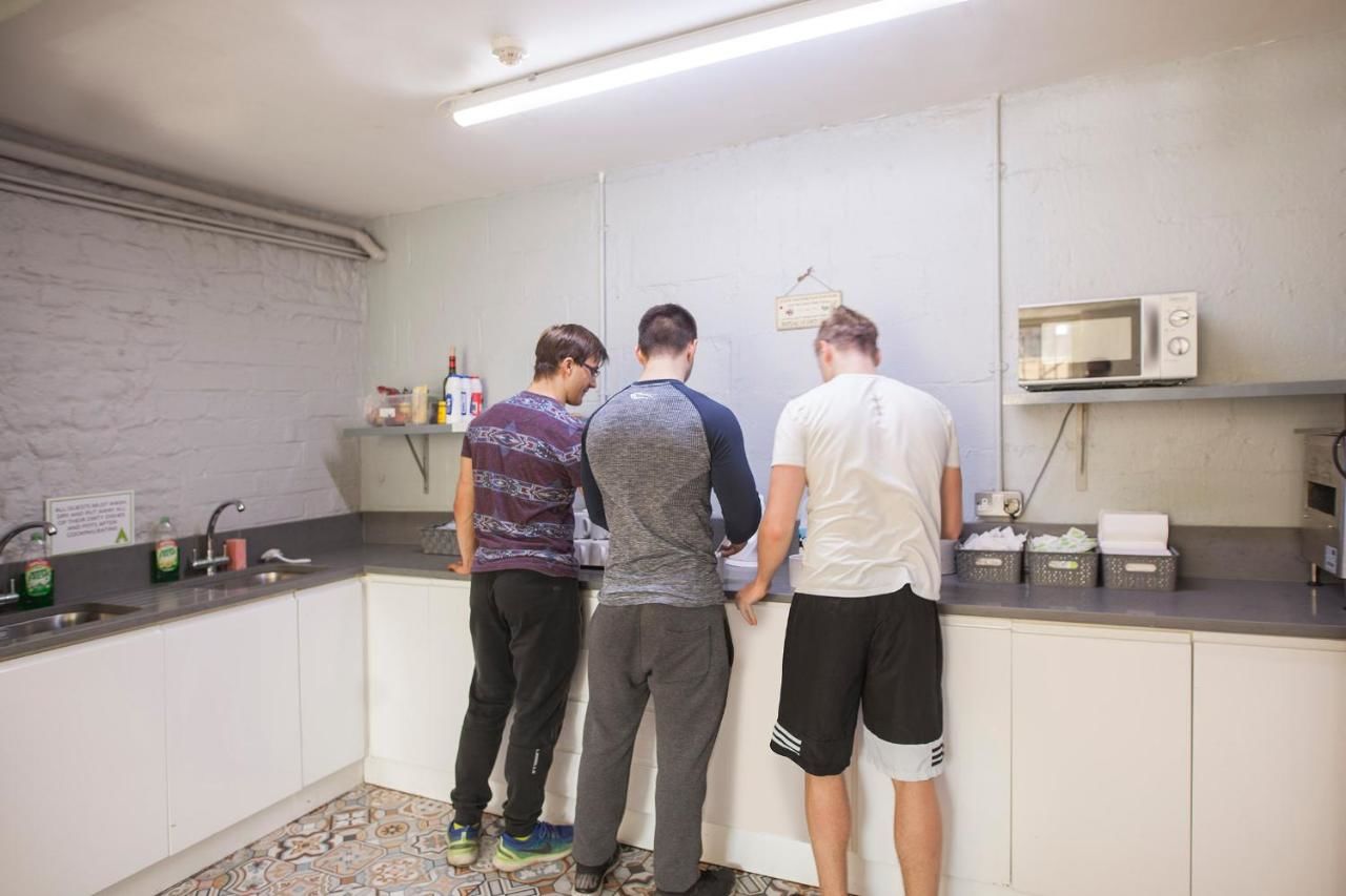 Хостелы Abrahams Hostel Дублин