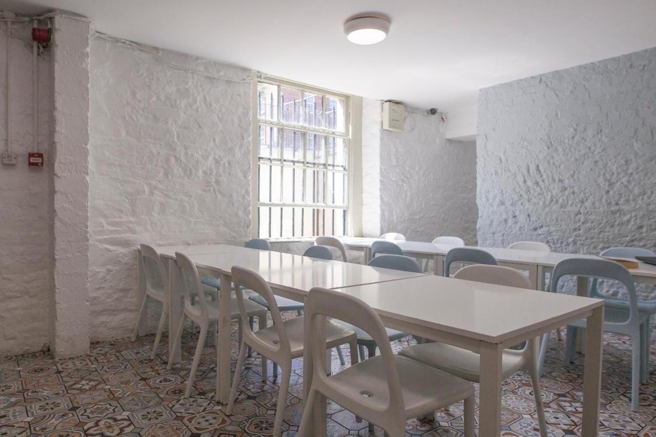 Хостелы Abrahams Hostel Дублин-19