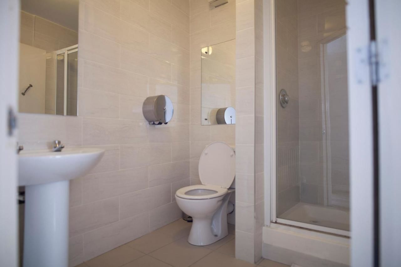 Хостелы Abrahams Hostel Дублин